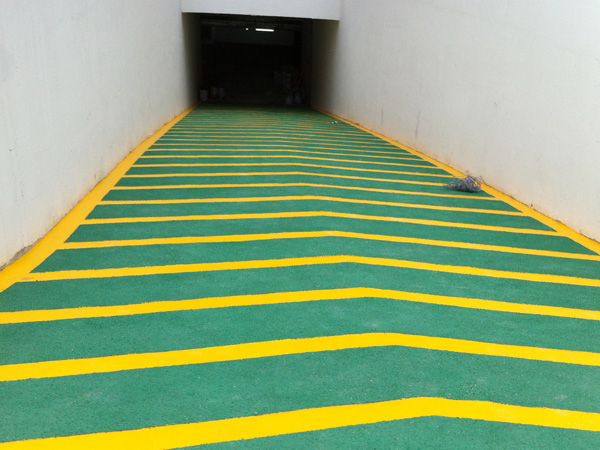 無震動止滑坡道